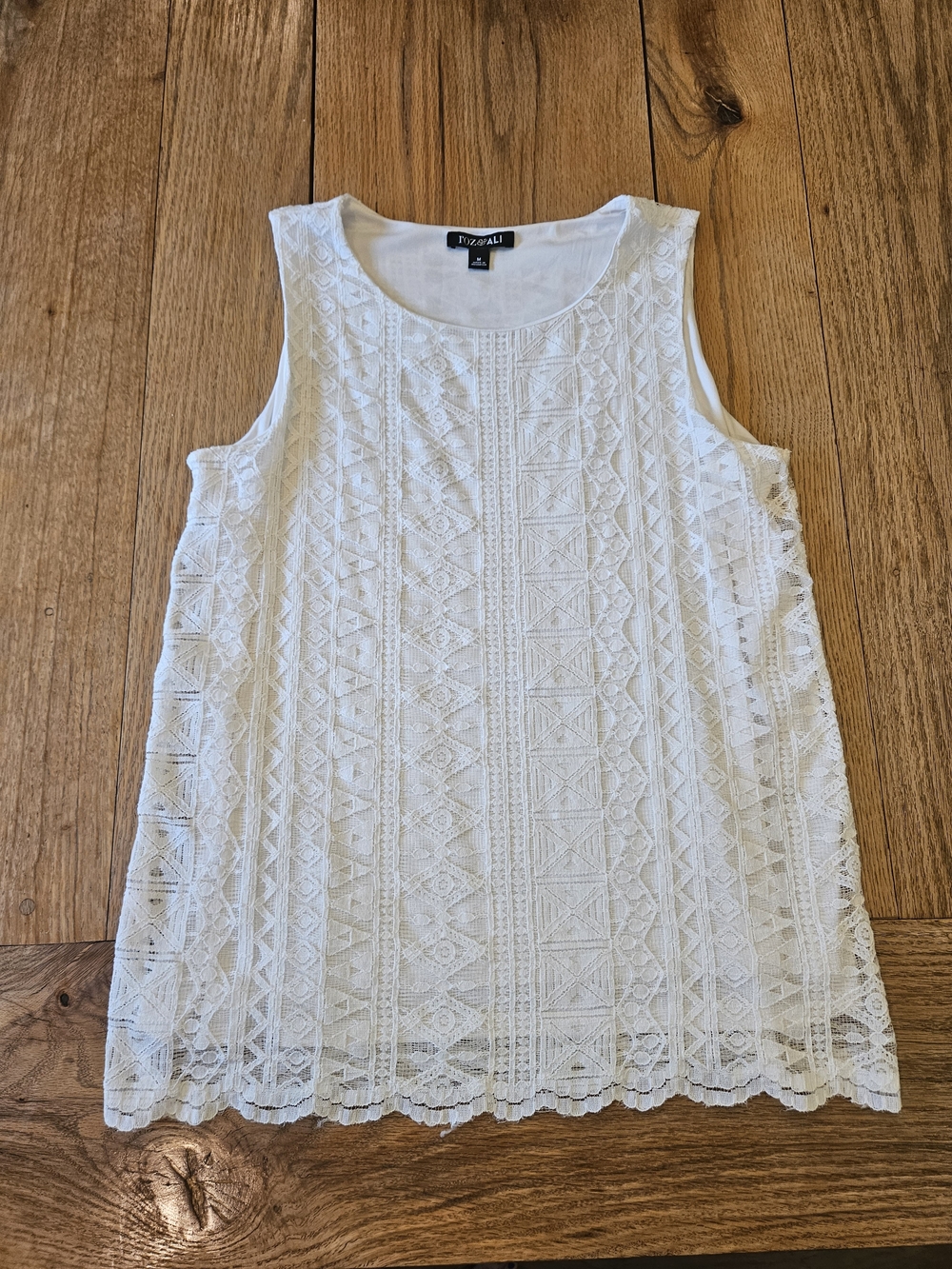 Liz Claiborne White Lace Sleeveless Shell Top